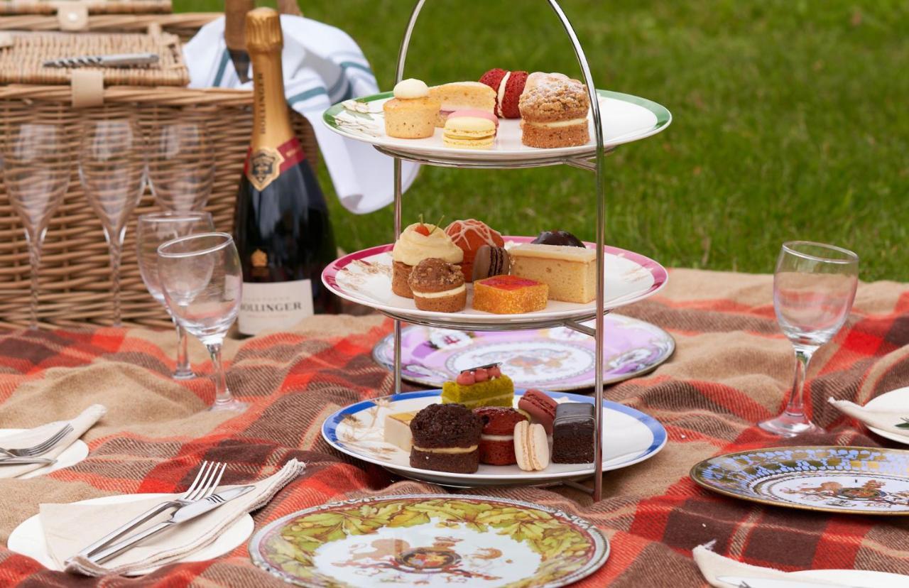 米特酒店 泰晤士河畔京士顿 外观 照片 A picnic