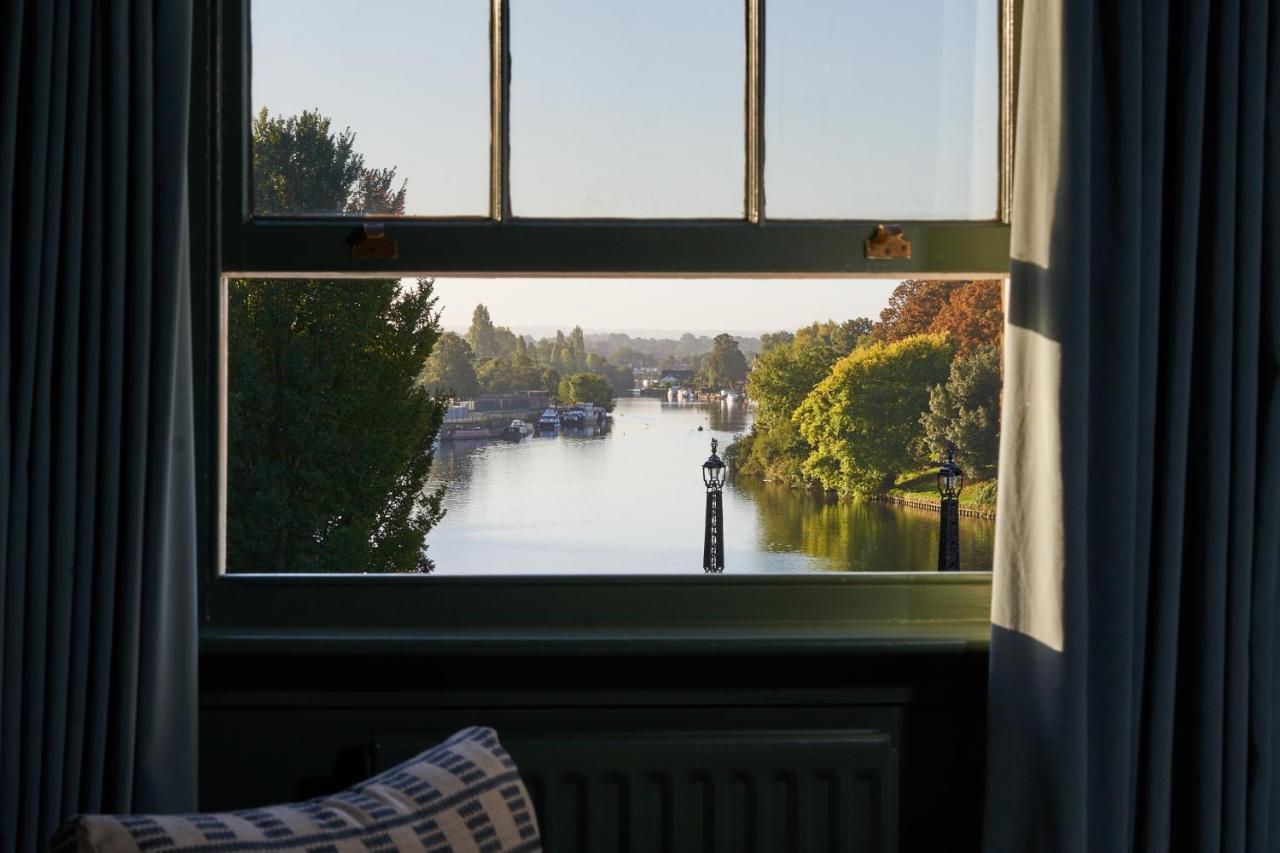 米特酒店 泰晤士河畔京士顿 外观 照片 View of the River Thames from the window of a room at the hotel
