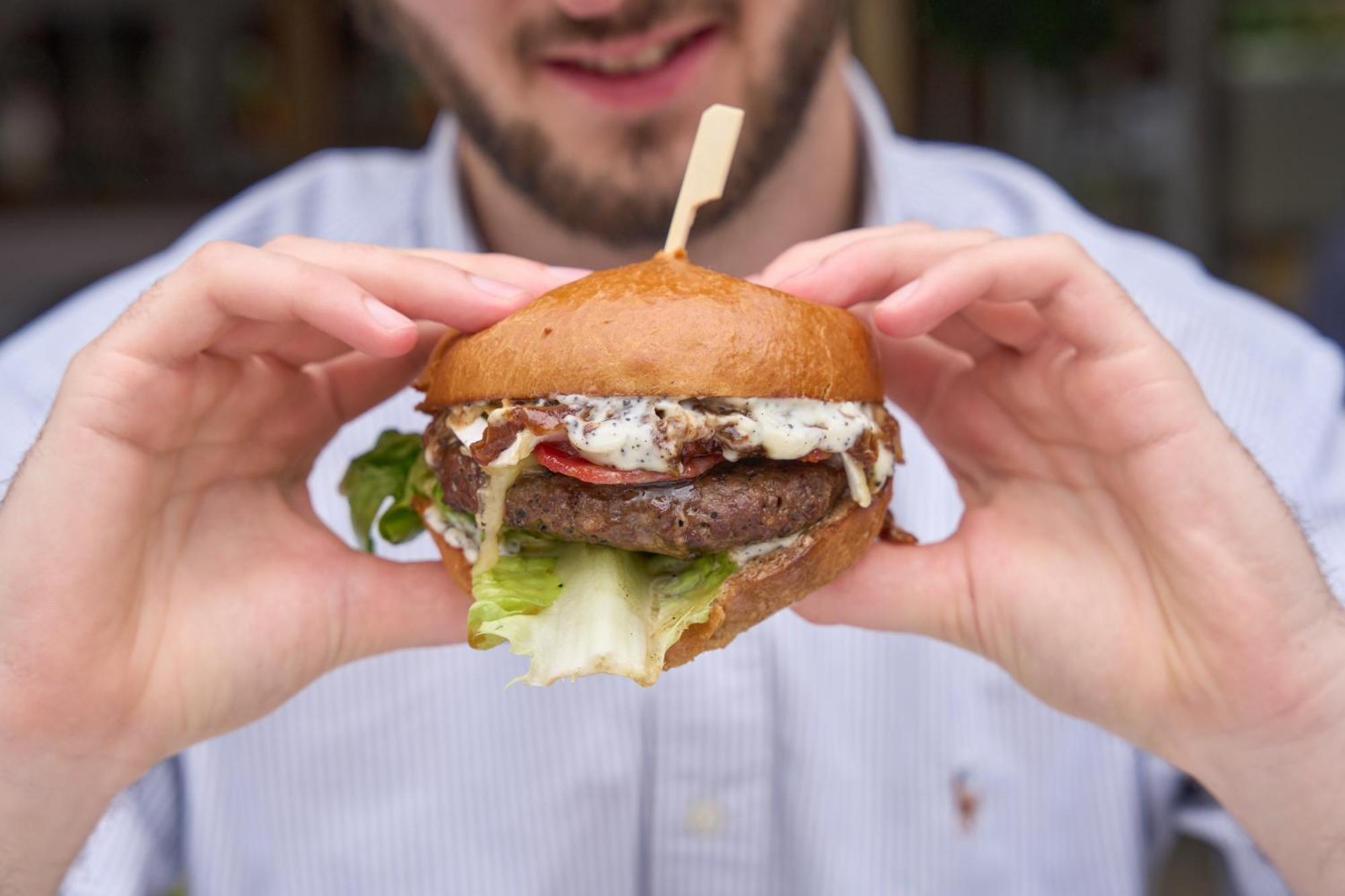 米特酒店 泰晤士河畔京士顿 外观 照片 A burger