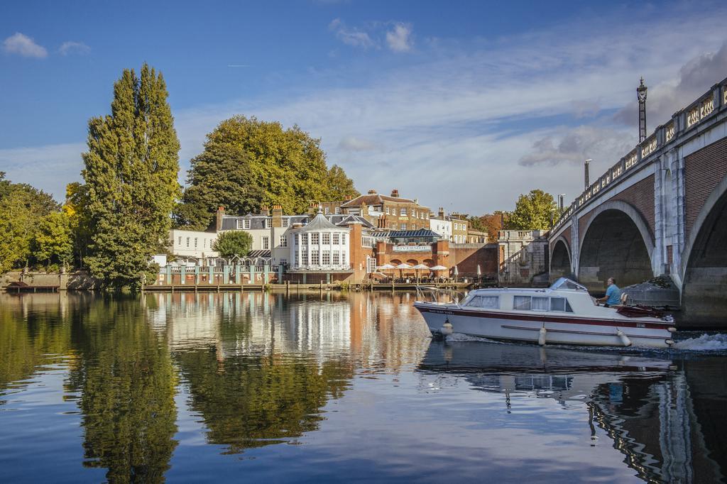 米特酒店 泰晤士河畔京士顿 外观 照片 The River Wey at Farnham